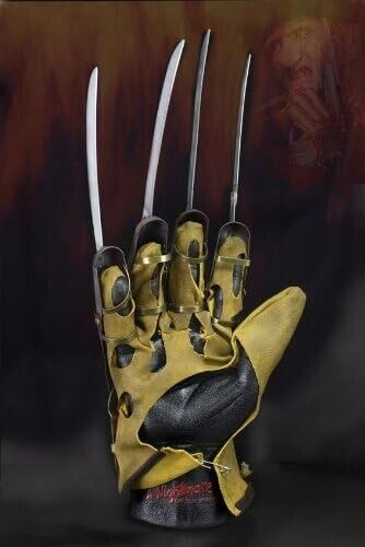 NECA A Nightmare on Elm Street - Freddy's Glove Prop Replica (1984) 634482398180 - King Card Canada