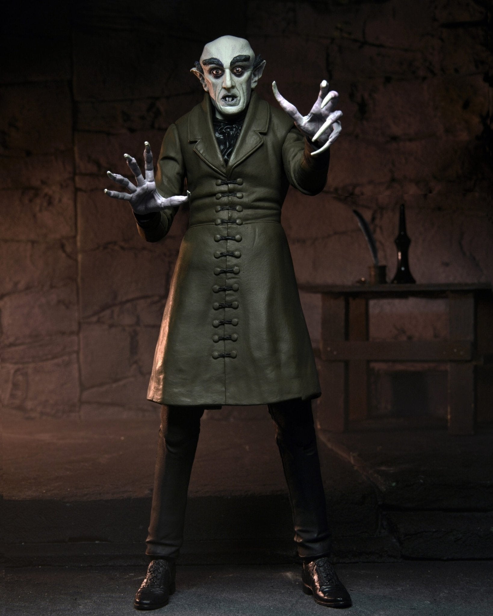 NECA Nosferatu: A Symphony of Horror (Ultimate Count Orlok) 634482061015 - King Card Canada